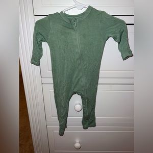 Kyte 0-3 matcha long sleeve romper